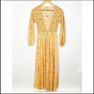 Free people kimono robe style perfect for layering jeans under Sz M